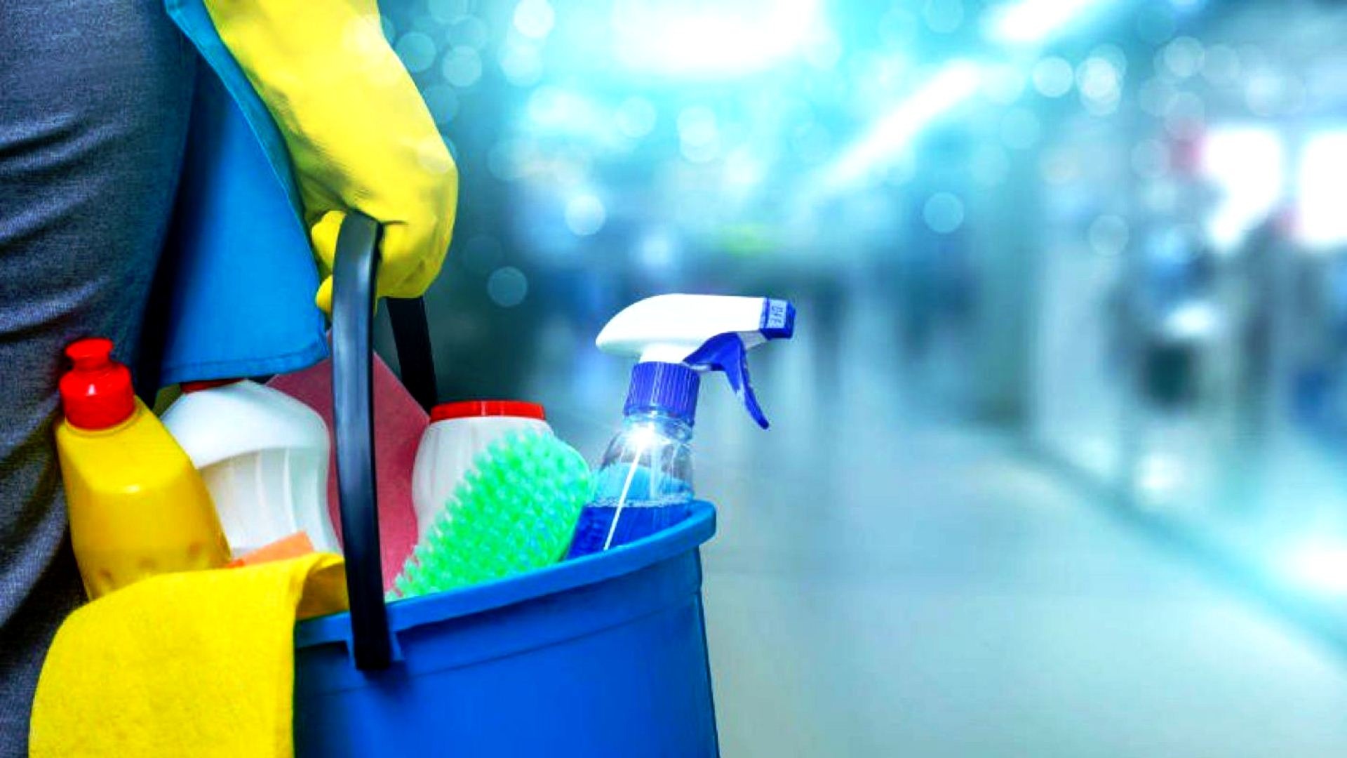 pub cleaning perth bar area being wiped down and sanitised